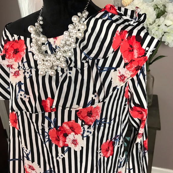 Black and White Striped Floral Ruffle Top - Picture 4 of 5